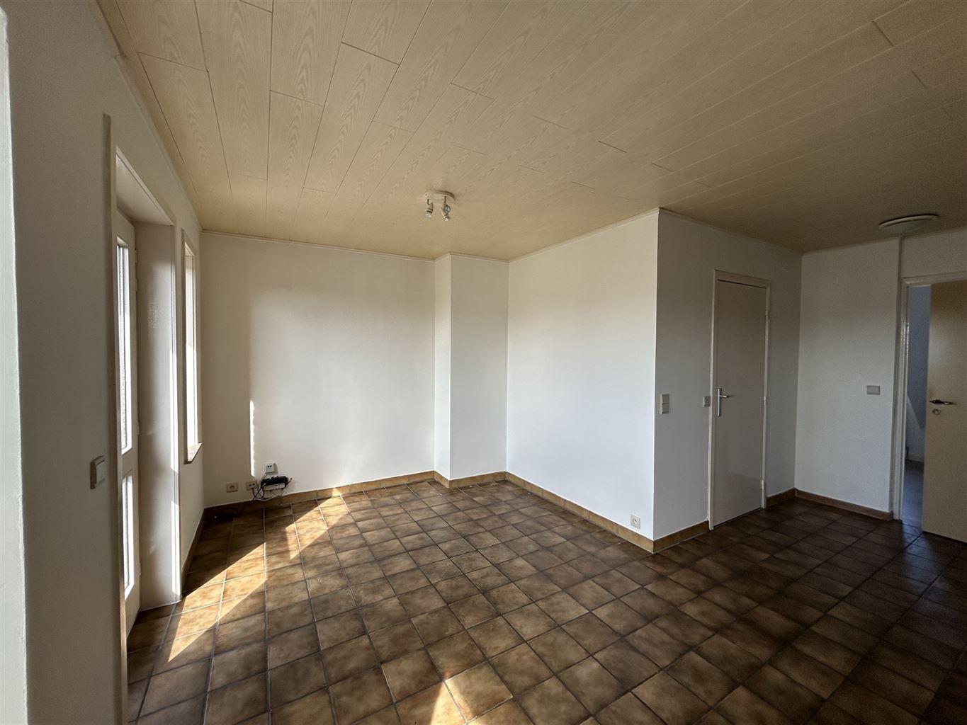 Gezellig appartement met 1 slaapkamer, terras en kelderberging. - foto 2
