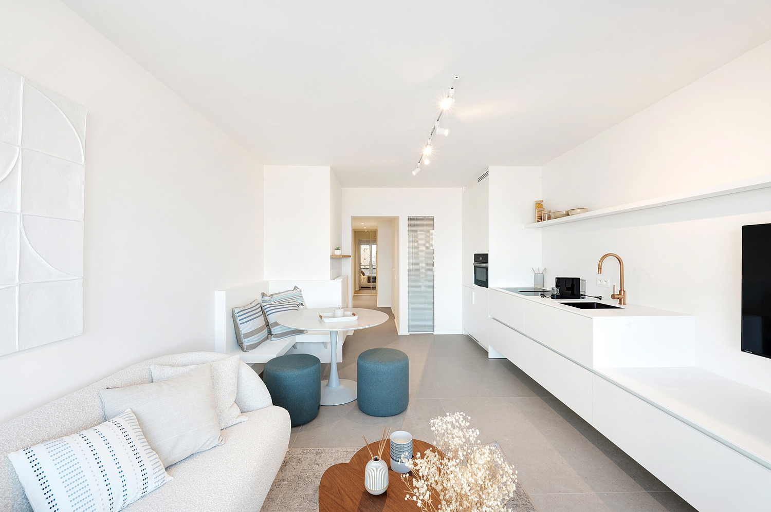 Prachtig vernieuwd 2 slaapkamer appartement aan het Albertstrand - foto 4