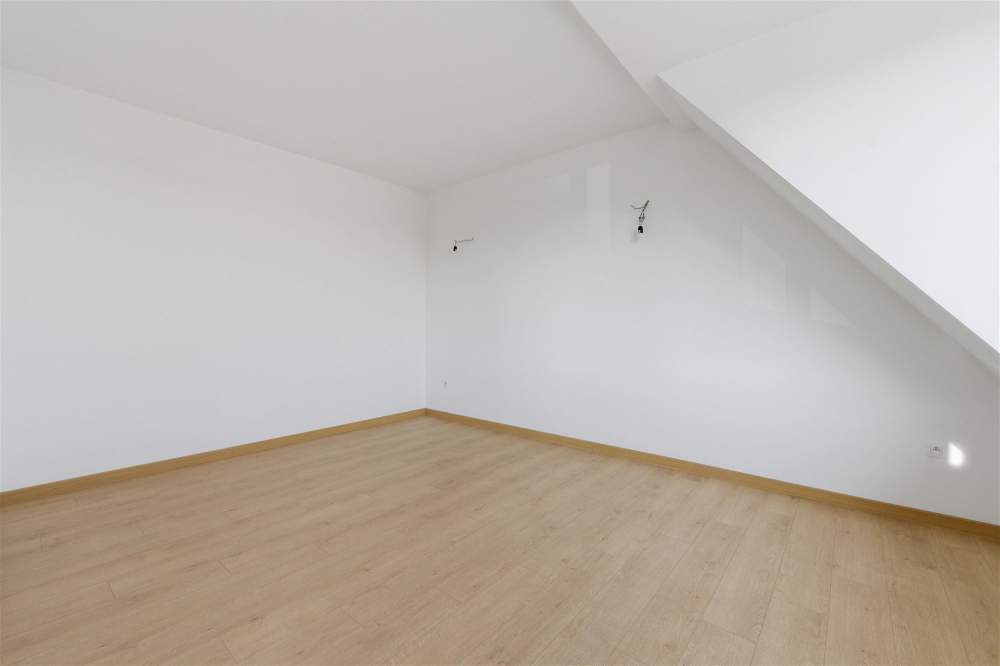 Vernieuwd ruim appartement met 1 slaapkamer - foto 5