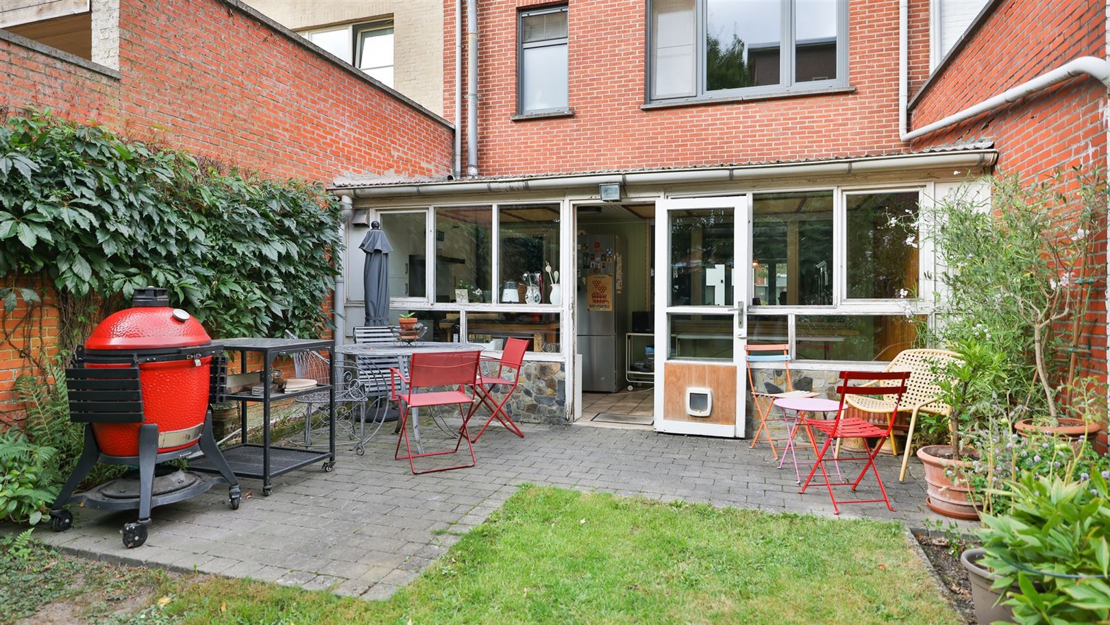 Te renoveren gezinswoning (165m²) in een leuke woonbuurt - foto 4
