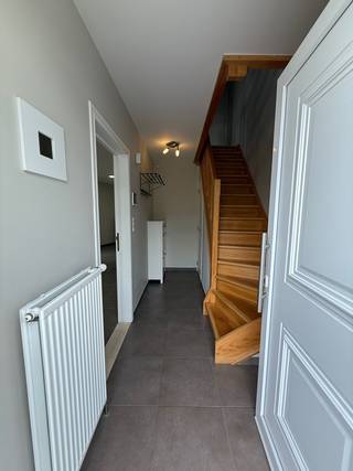 Zeer verzorgde en goed gelegen gezinswoning te huur met 4 slaapkamers en tuin nabij het centrum van Tielt-Winge.Deze woning heeft een A label en is...