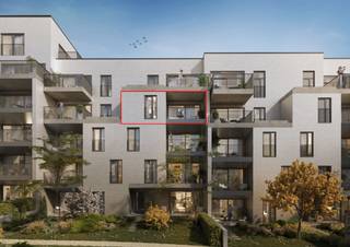 Dit prachtige nieuwbouwappartement maakt deel uit van Project Burenberg, gelegen in de rustige Kaboutermansstraat, een absolute topligging in het centrum van Leuven. Hier woon je in alle rust, terwijl winkels, scholen, openbaar vervoer en het bruisende stadsleven zich op wandelafstand bevinden.<br /><br />Het appartement heeft een bewoonbare oppervlakte van 116 m², inclusief een inpandig terras van 8 m², en werd ontworpen met oog voor hedendaags comfort, hoogwaardige afwerking en energiezuinig wonen.<br /><br />De indeling omvat een inkomhal, een ruime en lichtrijke leefruimte met parketvloer, een volledig uitgeruste open keuken, drie volwaardige slaapkamers, twee moderne badkamers en een afzonderlijk gastentoilet. Dankzij de kwalitatieve materialen en afwerking is het appartement volledig instapklaar, zonder onvoorziene kosten. <br /><br />Op energetisch vlak scoort dit appartement uitstekend met een EPC-label A. Verwarming gebeurt via aansluiting op het warmtenet, in combinatie met een warmtepomp en zonnepanelen, wat garant staat voor een laag energieverbruik en toekomstgericht wonen.<br /><br />Verder is er de mogelijkheid tot aankoop van twee ondergrondse parkeerplaatsen, met mogelijkheid tot laadpunten voor elektrische wagens. Daarnaast beschikt het appartement over een privatieve berging en stalling voor drie fietsen.<br /><br />Dit appartement is ideaal voor wie graag comfortabel en duurzaam wil wonen in het centrum van Leuven, zonder in te boeten aan rust en ruimte.<br /><br />Wens je meer informatie of een bezoek ter plaatse? Neem gerust contact met ons op.<br /><br />**Verkoop onder BTW**