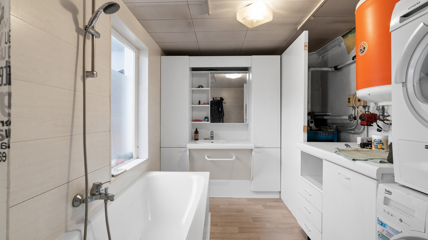 Te renoveren halfopen bebouwing met 2 slaapkamers. - foto 4