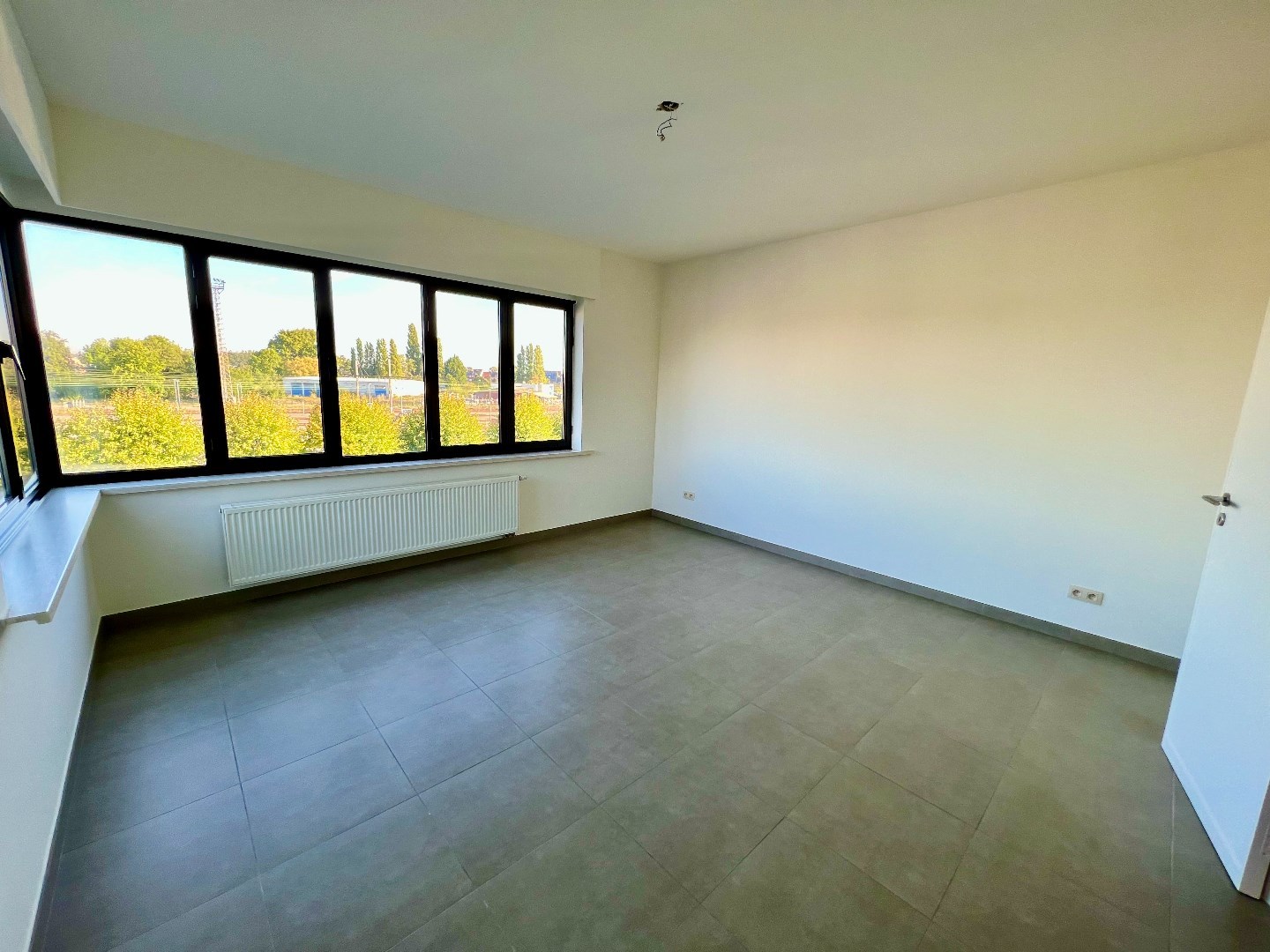 Ruim duplex-appartement met 1 slpk en bew. opp. van 70 m² op centrale ligging te Lier! - foto 3