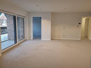 Dit centraal gelegen NB appartement beschikt over een ondergrondse autostaanplaats via autolift, privé berging in de kelder,...