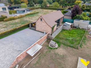 Bouwgrond met reeds aanwezig luxueus bijgebouw.Deze bouwgrond bevindt zich op een zeer rustige locatie en biedt mogelijkheden tot bouwen van een...