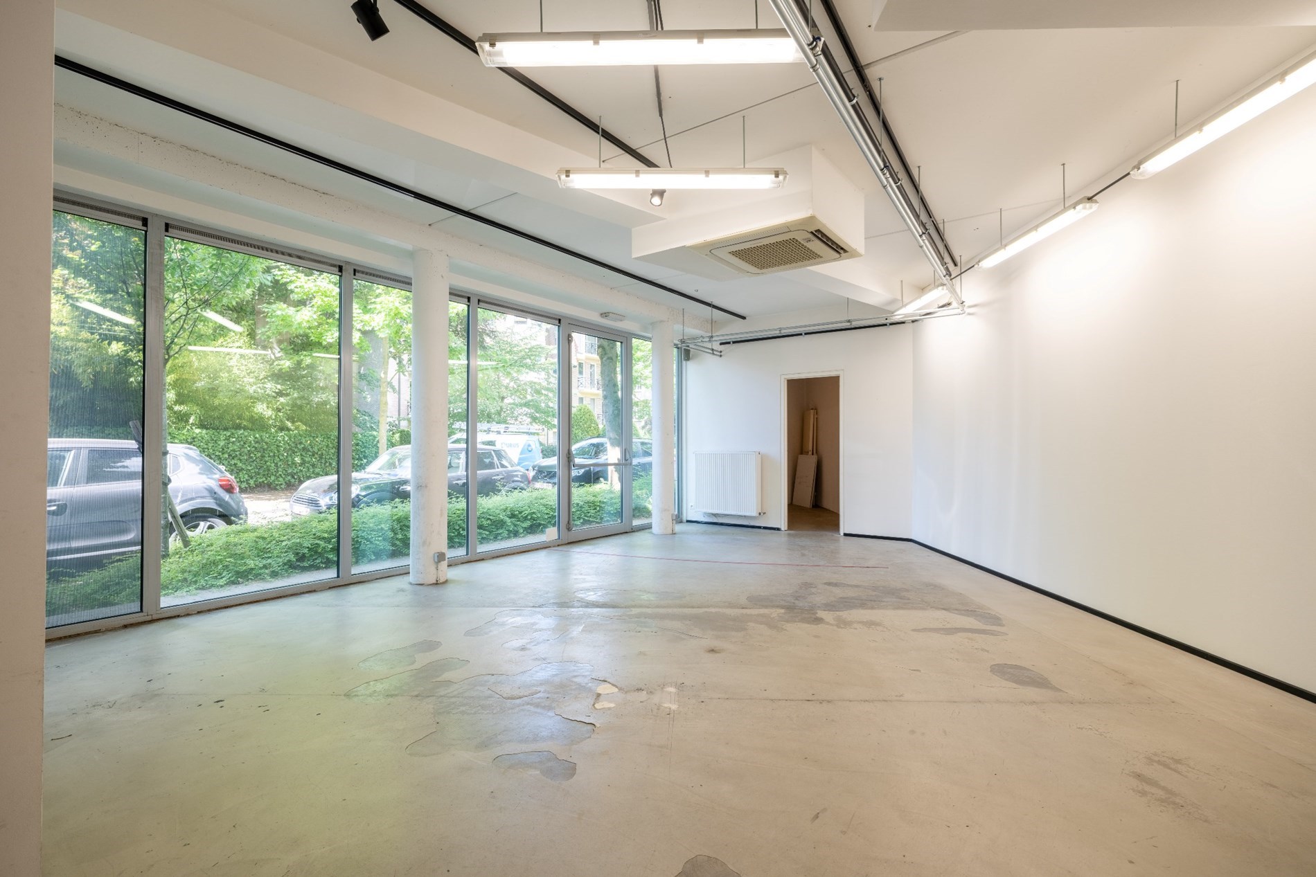 Uitstekend hoekgelegen handelspand van ca. 351 m² op top-locatie - foto 4