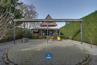 HANDELSPAND MET APPARTEMENT OP TOP LOCATIE TE MAASMECHELEN !We vinden deze open bebouwing met een bewoonbare oppervlakte van 327 m² terug op een...