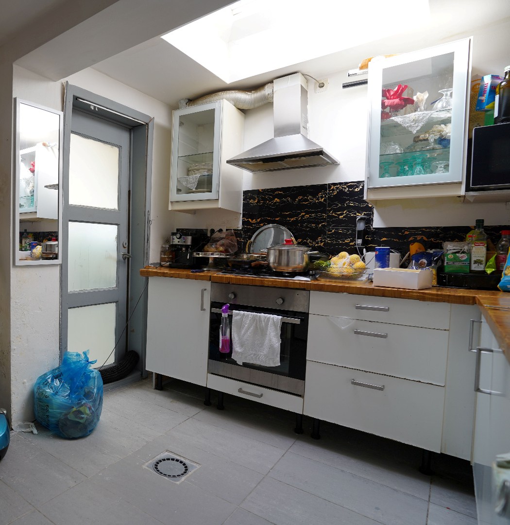 Op te frissen woning 4 slpk en koer vlakbij Rabot - foto 3