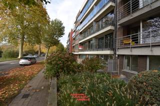 Dit appartement heeft een prachtige ligging net buiten het centrum en nabij het Stil Ende, één van de meest typische Brugse plekjes. Het...