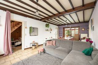 Maison jumelée dans le centre de Veltem. Cette maison seigneuriale située dans le centre du village de Veltem a été très bien entretenue au fil des...