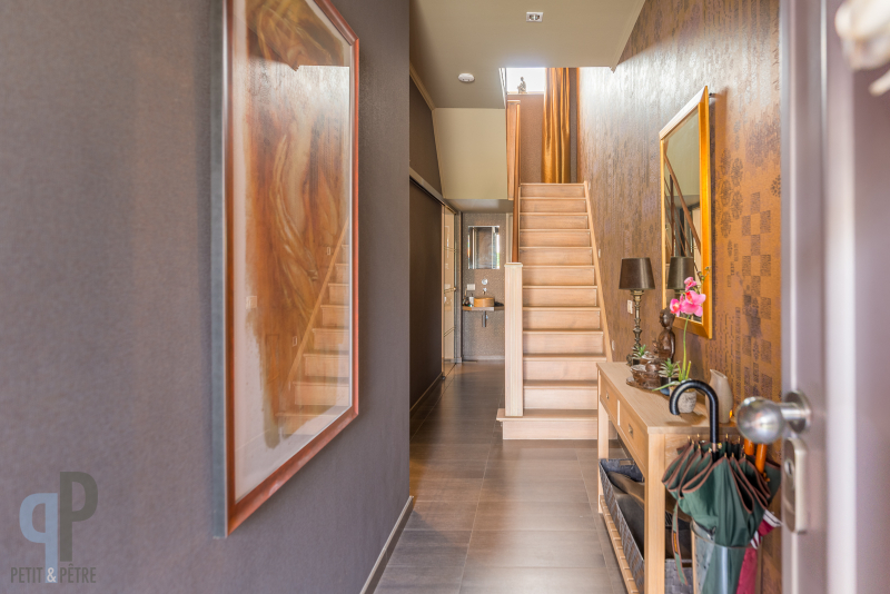 Hoogwaardig gerenoveerde woning met leuke stadstuin - foto 2