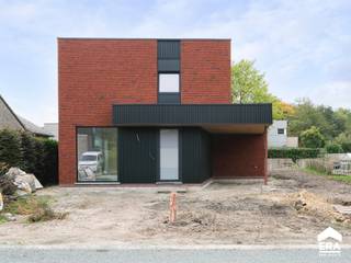[[ DIT PAND NEEMT DEEL AAN DE ERA OPEN HUIZEN DAG OP 6/12 VAN 13:00 TOT 14:00 ]]Nieuwbouwwoning (casco+) met 3 slaapkamers en carport op een zeer...