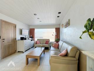 <p>Instapklare woning op het einde van een doodlopende straat bestaande uit een inkomhal met vestiaire, bergruimte en gastentoilet, lichtrijke leefruimte met eet-en zithoek, volledig uitgeruste keuken met eetplaats, garage met sectionale poort en een onderhoudsvriendelijke tuin met aangelegd terras (deels overdekt) en tuinberging. Op het verdiep zijn 3 slaapkamers, ingerichte badkamer (inloopdouche en lavabomeubel) en een trapluik naar de geïsoleerde zolder.</p>
<p></p>
<p>Extra troeven:</p>
<ul>
<li>Energiezuinig (geen renovatieplicht)</li>
<li>Voorzien van 8 zonnepanelen</li>
<li>Conforme keuring elektriciteit</li>
<li>Voortuin + private oprit</li>
<li>Kindvriendelijke omgeving met speelpleintje op een steenworp</li>
<li>Hoogrendementsglas beglazing (PVC) + elektrische rolluiken</li>
<li>Doodlopende straat</li>
<li>In de nabijheid van scholen, winkels en openbaar vervoer</li>
<li>Instapklaar</li>
</ul>
<p></p>
<p>Deze woning is te koop ZONDER makelaar via het concept van Smart Houses! Verdere inlichtingen of bezoek? Contacteer rechtstreeks de eigenaar via +32486076025</p>