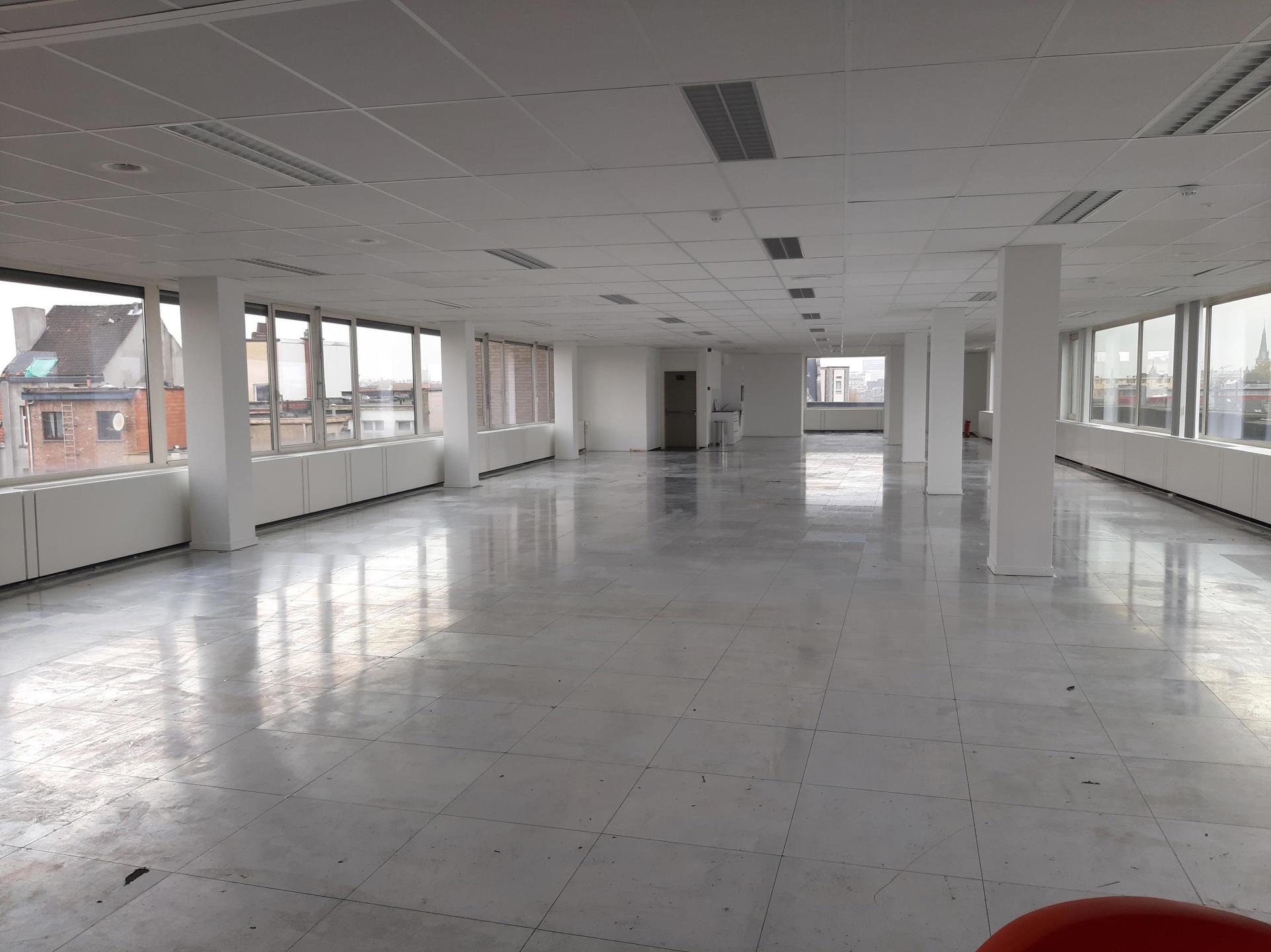 Kantoor 564m² te huur - foto 4