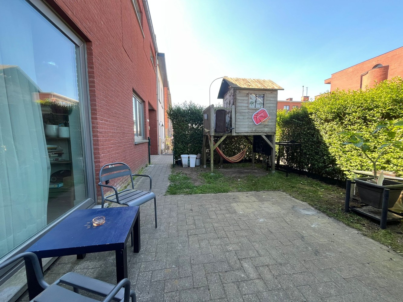 Modern gelijkvloers appartement met 1 slaapkamer, terras en garage. - foto 3