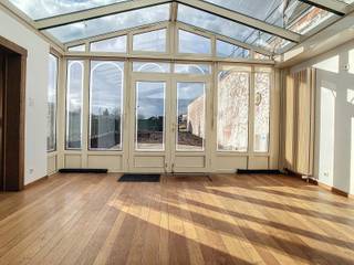 Cozy home within walking distance of the center of Bierbeek and close to access roads and public transportation. This home has just been refreshed...