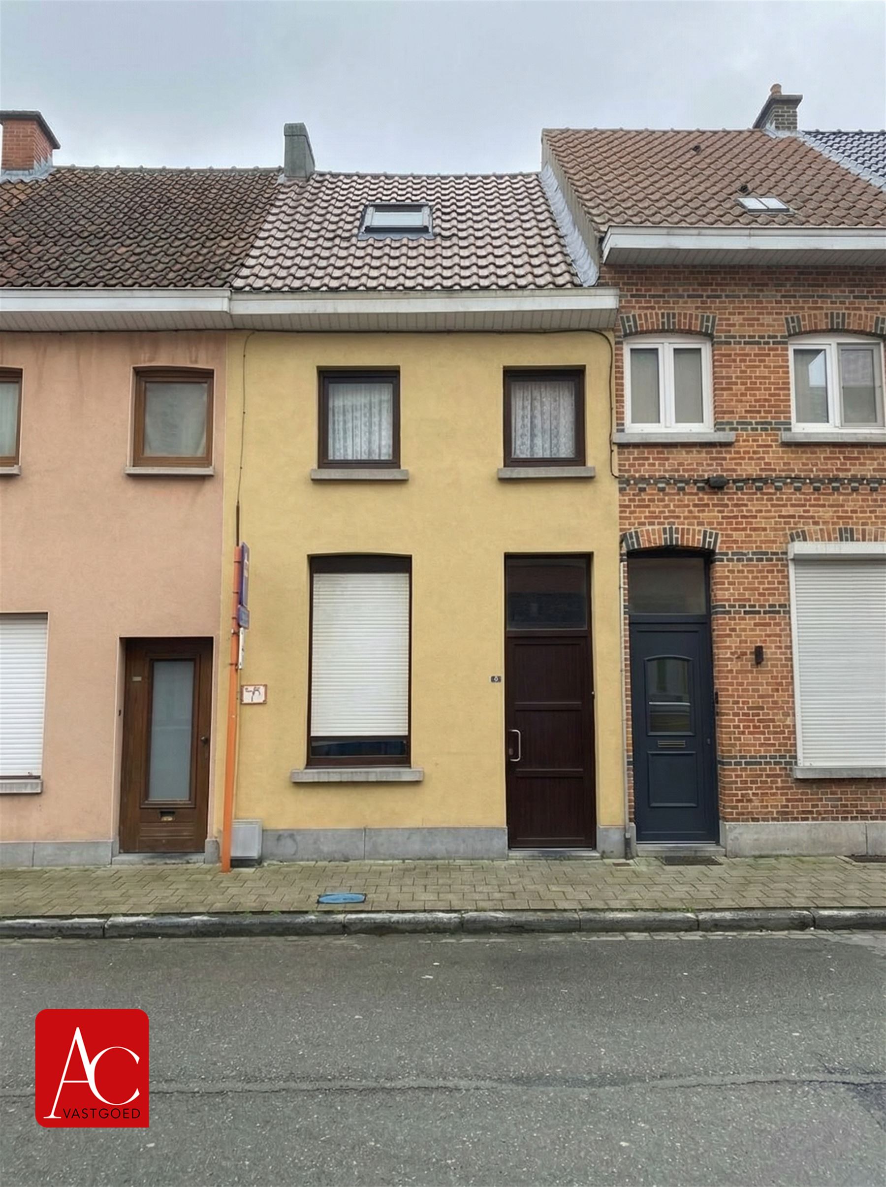 Totaal te renoveren starterswoning - foto 2