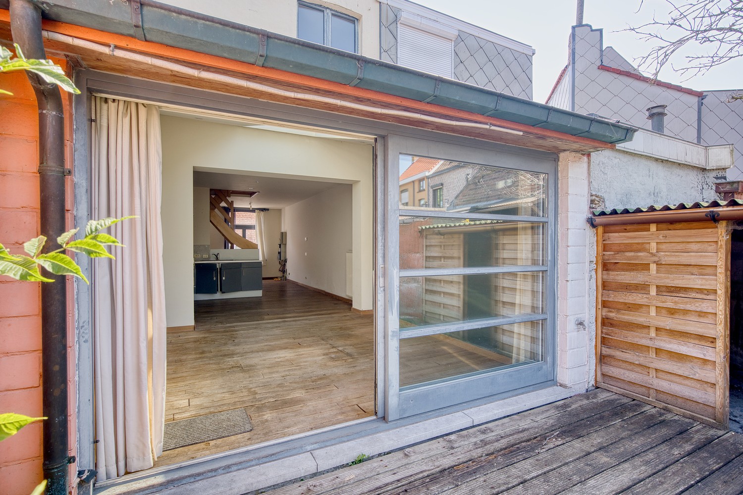 Assebroek, leuk ENERGIEZUINIG gezellig instapklaar woonhuis met 3 SLAAPKAMERS en tuintje - foto 5