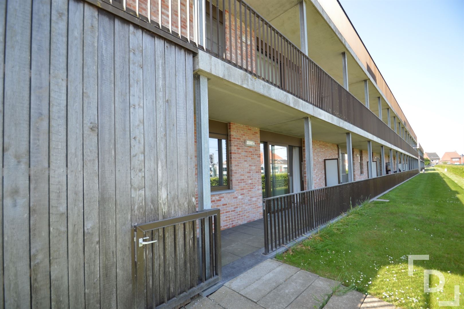 Gelijkvloers appartement met garage en terras - foto 2