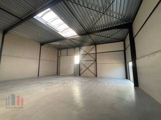 Nieuwe KMO-unit met een oppervlakte van 240 m². De nieuwe KMO-ontwikkeling 'THEA' bestaat uit 22 casco KMO-units met oppervlaktes tussen 180 m² en...