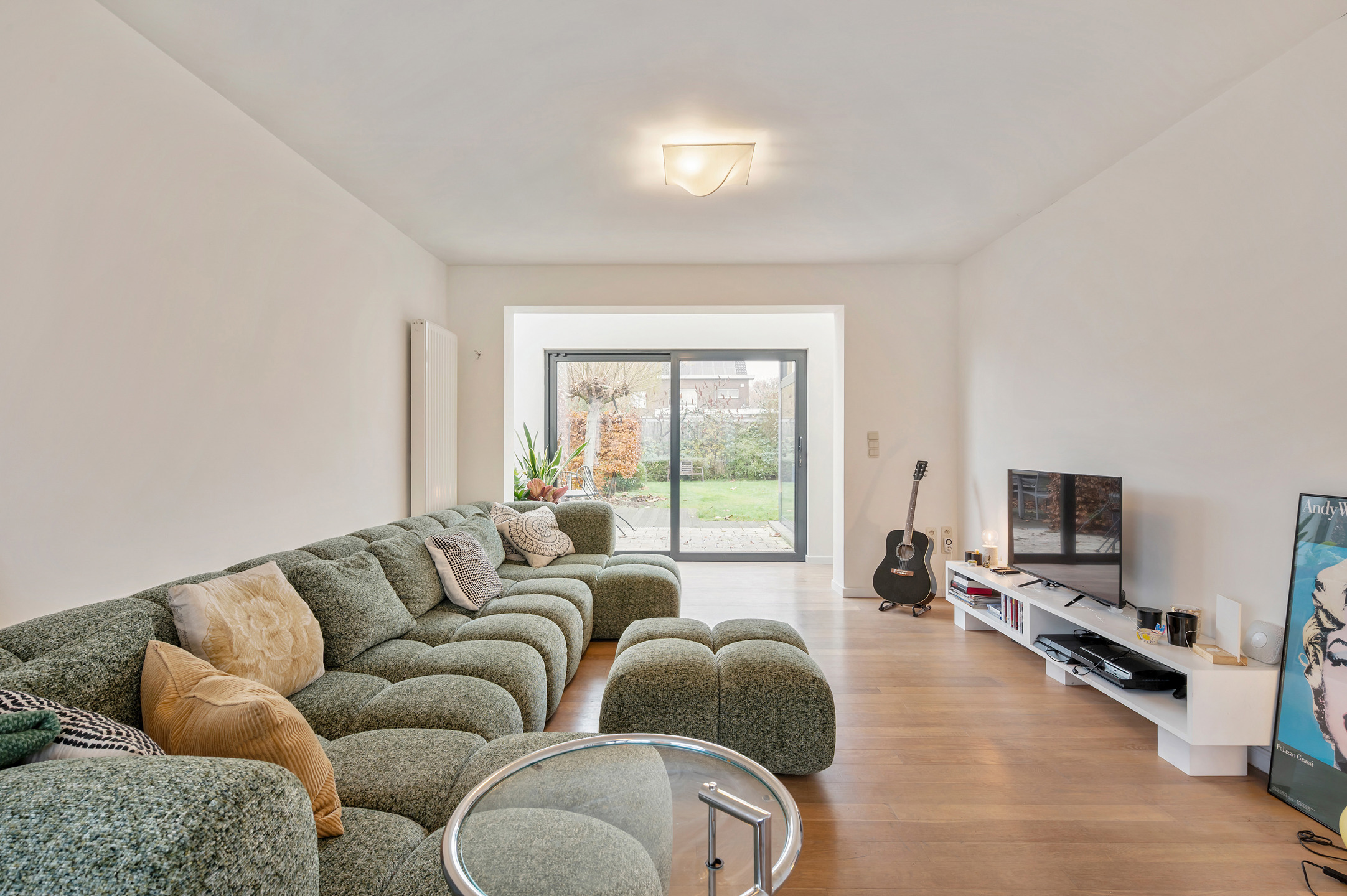 Halfopen gezinswoning in gegeerde buurt - foto 4