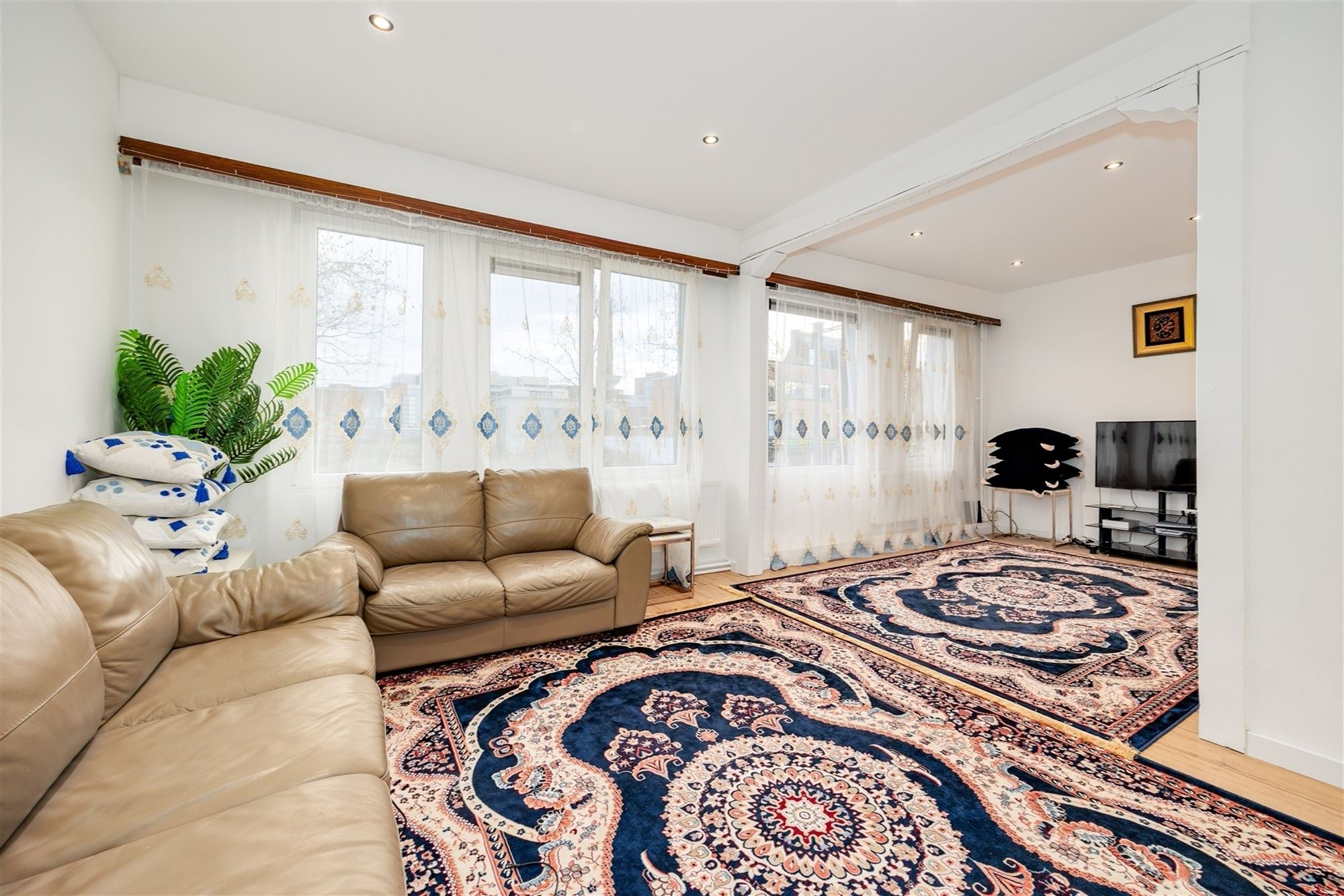 Gerenoveerd 3 slaapkamer appartement in centrum Mortsel - foto 2