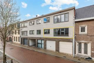 Ontdek dit lichtrijke en centraal gelegen 2-slaapkamerappartement, ideaal als eerste eigen woning of als zorgeloze investering. Dankzij de...