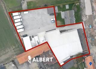 Bedrijfsgebouw met kantoren en magazijnen te koop in AvekapelleOp een strategische locatie in het centrum van Avekapelle, vlakbij de op- en afritten...