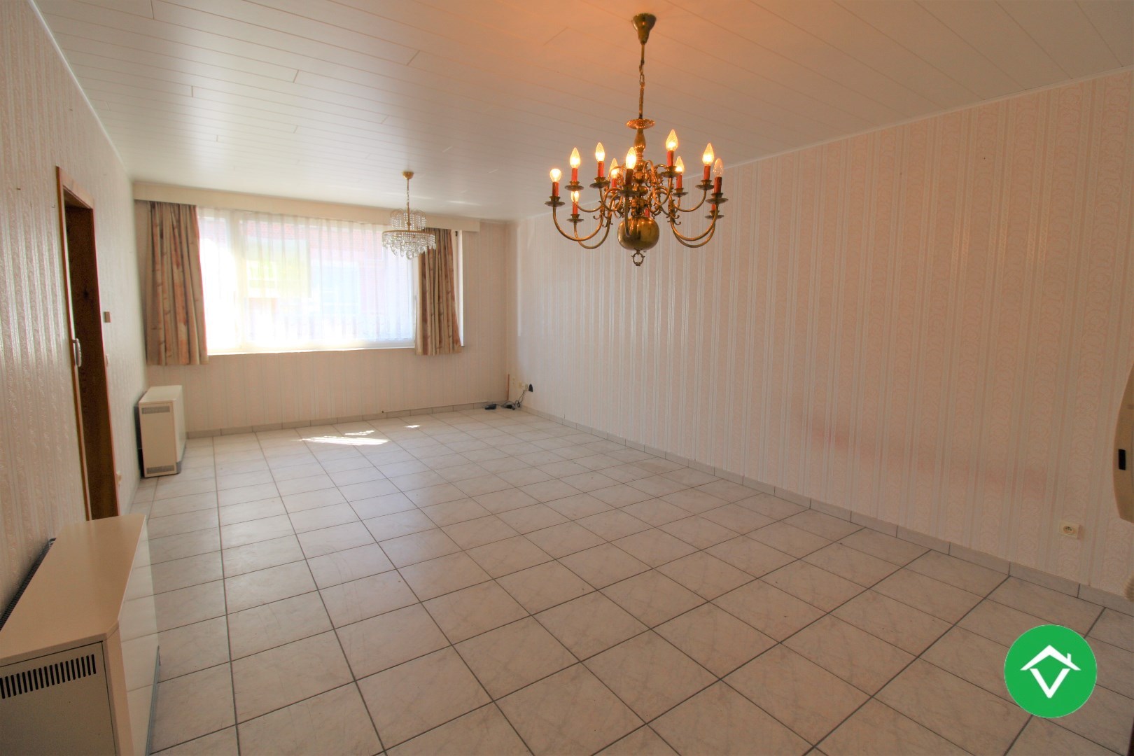 Gelijkvloers appartement met 2 slaapkamers en garage in centrum Roeselare - foto 3