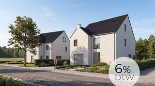 <strong>Wilgenhof, thuiskomen in het groene Huldenberg op een boogscheut van Leuven en Brussel</strong><br /><br />  Perceel van 10a 81ca.<br />  Hoogwaardige afwerking<br />  PRIJSVAST van 780.567,00 euro inclusief kosten; (Inbegrepen kosten zijn: notariskosten, grond, registratie rechten, architect, EPB, veiligheidscoördinator, <strong>6% BTW</strong>)<br /><br />Project Wilgenhof in hartje Huldenberg biedt heel wat mogelijkheden om jouw nieuwbouwwoning te realiseren. Hou je van vroege ochtenden waar de mist nog over de velden hangt? Of geniet je meer van lange zomeravonden met een glas wijn in de tuin? Misschien breng je liever weekends door met wandelingen in het Meerdaalwoud of proef je van de rijke oogst uit de Druivenstreek. Een ding is zeker: in Huldenberg zal je sowieso thuis voelen. <br /><br />Deze landelijke open-bebouwing is te koop. Deze wordt gebouwd inclusief zonnepanelen en warmtepomp met BEN-certificaat (bijna energie neutraal). Eenvoudige lijnen, grote raampartijen en gevelstenen in lichte tinten typeren deze statische woning. Het is een goed gelegen 3-slaapkamer woning met heel wat ruimte en wooncomfort. <em>Je kan dit ontwerp nog aanpassen in samenspraak met onze architect.</em>  <br /><br />Indeling:
<ul>
	<li>Gelijkvloers: inkom, toilet, leefruimte, eetkamer met open keuken en bergruimte.</li>
	<li>Eerste verdieping: 3 zeer ruime slaapkamers, toilet en badkamer</li>
	<li>Zolder: 1 ruime slaapkamer, badkamer, techn. ruimte / volledig afgewerkt zoals op plan</li>
	<li>Fietsstalling</li>
</ul>

<ul>
</ul>
ℹ️ Wens je meer informatie of een afspraak? Bel ons dan nu op het nummer 011 45 82 30<br />💻 Meer projecten? Surf naar www.splendid.be. Samen maken we jouw woondroom waar.