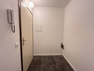 Op zoek naar een gunstig gelegen 1-slaapkamerappartement met terras en garage? Zoek niet verder!Dit appartement op de tweede verdieping is te...