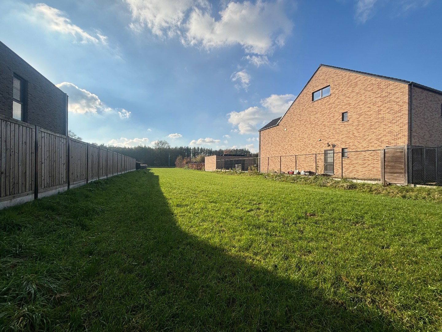 Ruime bouwgrond van 14a 98ca voor open bebouwing in Balen - foto 1