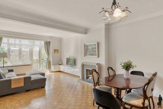 Prachtig, instapklaar en uitzonderlijk lichtrijk appartement van ca. 109 m² gelegen op de vierde en hoogste verdieping van een verzorgd gebouw aan...