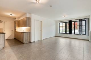 Cet appartement est parfaitement entretenu et prêt à emménager immédiatement. Il est équipé de toutes les techniques modernes, ce qui garantit...