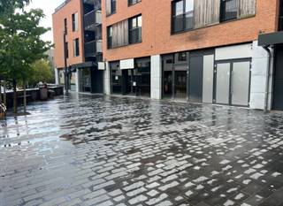 Op zoek naar de perfecte commerciële hotspot?Ontdek dit top gelegen handelspand van 218 m² in het bruisende Court-Village (Court-Saint-Etienne) – pal...