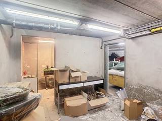 Handelspand te huur in het centrum van Lier met veelzijdige mogelijkheden!Ben je op zoek naar een commercieel pand op een toplocatie in Lier? Dit...