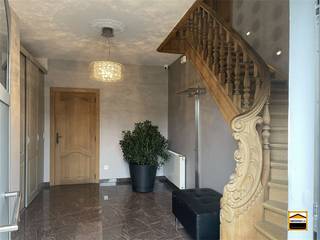 Uitzonderlijke villa met 4 slaapkamers en zeer ruime tuin op gunstige locatie* Energiezuinig (EPC-label: B)* Asbestveilig Deze uitzonderlijke villa...