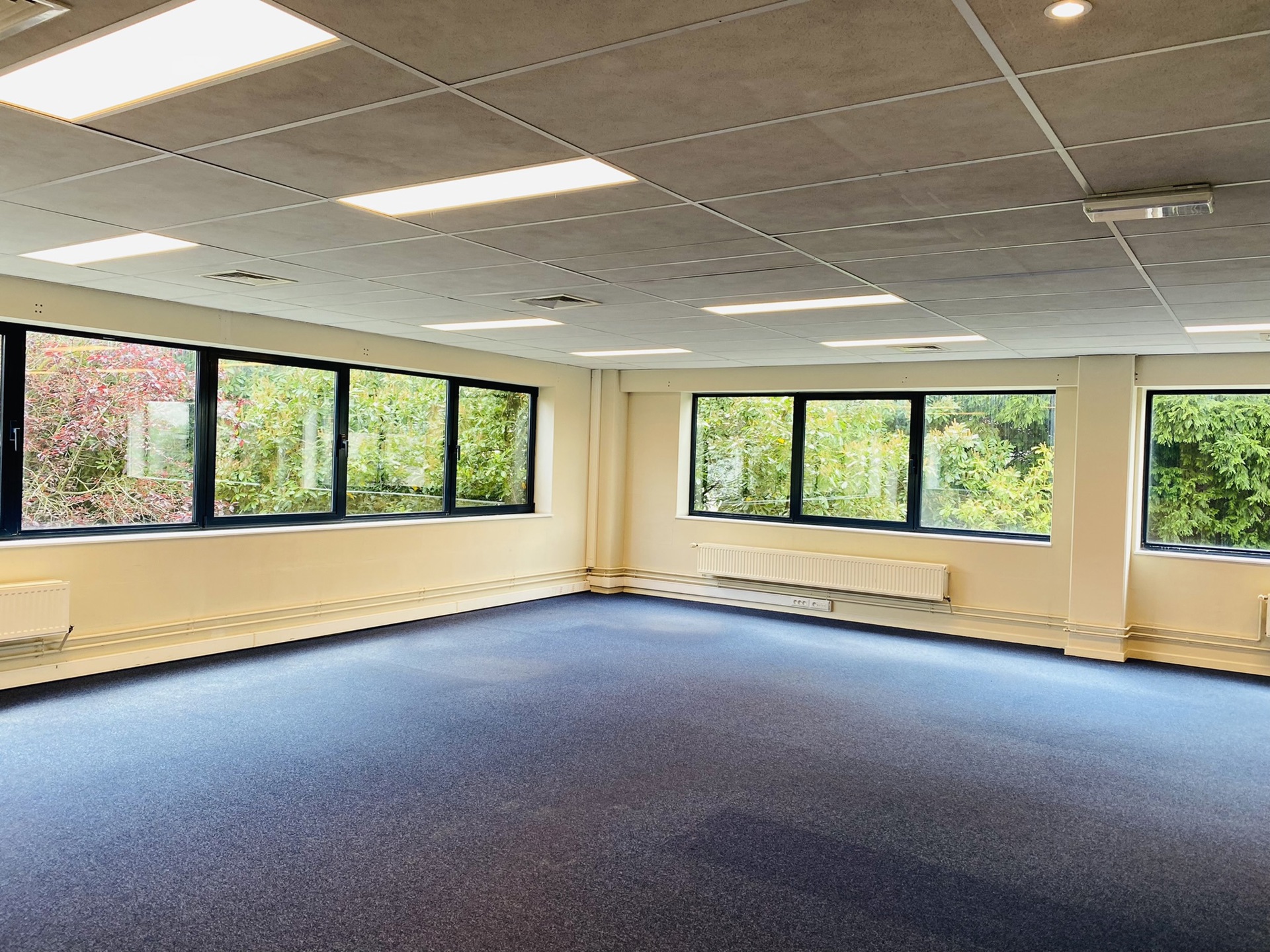 Commercial à louer à Strombeek-Bever - photo 5