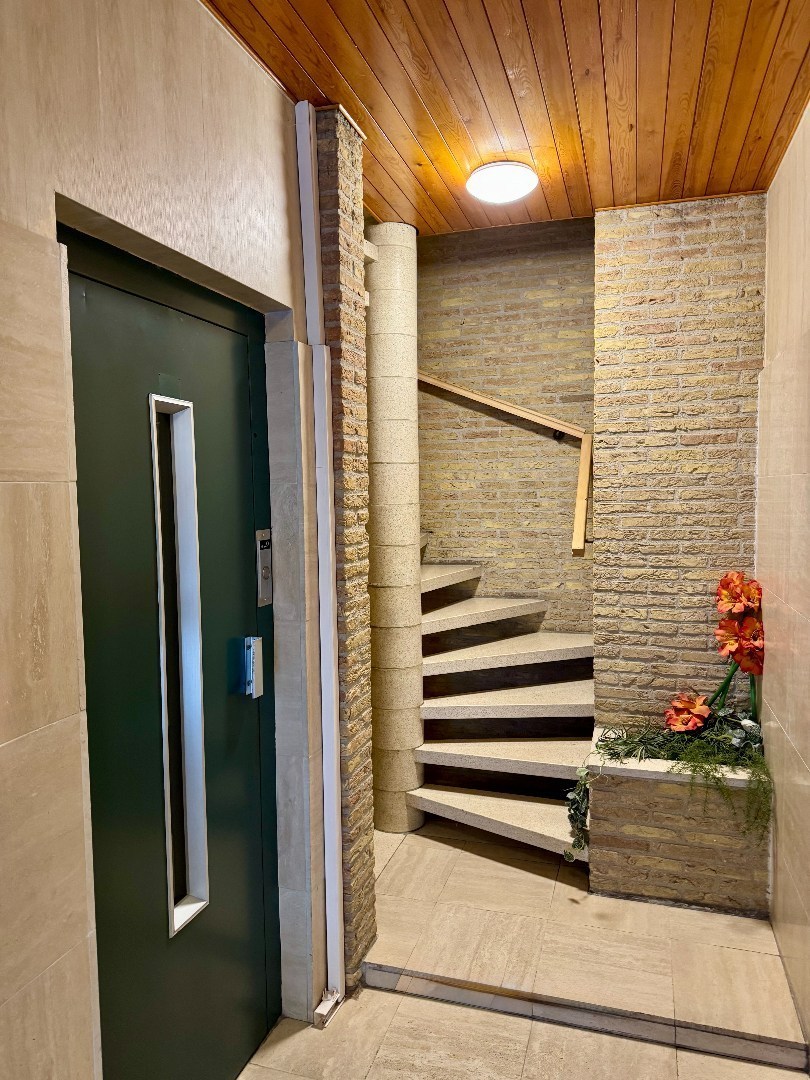 Opbrengsteigendom met winkel en appartementen op toplocatie in Kortrijk - foto 5