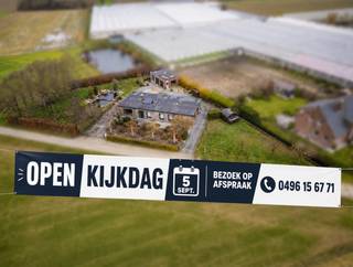 *De voorgestelde prijs is een vanaf-prijs: Elk prijsvoorstel gelijk of hoger dan deze prijs wordt voorgelegd aan de verkopers, die steeds het recht behoudt om dit al dan niet te aanvaarden. <br /><br />OPEN KIJKDAG OP 5 SEPTEMBER - BEZOEK OP AFSPRAAK VIA TOMMY 0496 15 67 71<br /><br />INSTAPKLARE WONING OP UITERST LANDELIJKE LIGGING MET DUBBELE GARAGE EN WEIDES OP 2.360 M2<br /><br />Op deze uiterst landelijke ligging vinden we deze instapklare, gelijkvloerse woning met 4 slaapkamers, een dubbele garage van 60 m2 en diverse weides terug. Deze waardevolle eigendom beschikt tevens over een volledig ingerichte keuken (met onder andere vaatwas, koelkast, kookplaat, oven, microgolfoven en spoelbak) en is gelegen op een totale oppervlakte van 2.360 m2 en voorzien van diverse regenputten waardoor u over voldoende water beschikt. Verder is deze rustig gelegen woning overal voorzien HR-beglazing alsook is het volledige dak en de spouwen geïsoleerd. Ook is er een zonneboiler voorzien en beschikt deze woning over centrale verwarming op mazout. <br /><br />Vervolgens vinden we naast de woning een grote oprit die doorloopt achteraan en langs de woning, waardoor het volledig perceel overal gemakkelijk bereikbaar is. De weides zijn tevens volledig afgesloten en omheind. <br /><br />Verder heeft u ook de mogelijkheid om de inboedel en allerhande tuingereedschap over te nemen bij aankoop van deze eigendom. <br /><br /><u>Indeling: </u><br /><br />-Gelijkvloers: inkomhal - lichtrijke leefruimte met zicht op de velden ingericht met een zithoek voorzien van een sfeervolle houtkachel en een aansluitende eetruimte - verder vinden we de ruime ingerichte keuken (frigo, diepvries, vaatwas, oven, microgolfoven, kookplaat en spoelbak) met aansluitende aparte berging waar u alles van voorraad kan wegbergen - apart toilet - badkamer voorzien van een douche, ligbad, dubbele wastafel met bijhorend meubel en een toilet - 4 ruime slaapkamers met bijhorende ingemaakte kastruimte - aparte wasplaats met strijkruimte en bijhorende bergruimte - tevens is er ook nog een technische ruimte waar de chauffageketel zich bevindt<br /><br />-Verder vinden we buiten op het perceel nog diverse afgesloten en omheinde weides - een grote dubbele garage van 60 m2 - daarnaast is er ook een ruime oprit die doorloopt langs de zijkanten en achterkant van de woning. Zo kan je gemakkelijk rondom de woning rijden en is het volledige perceel zeer gemakkelijk bereikbaar<br /><br /><br /><u>Troeven: </u><br />-Zeer landelijke ligging<br />-Grote dubbele garage (60 m2) <br />-4 ruime slaapkamers<br />-Alles op het gelijkvloers<br />-Dakisolatie<br />-Overal HR-beglazing<br />-Zonneboiler<br />-Cv op mazout<br />-Diverse weides<br /><br />Bent u op zoek naar een landelijk gelegen eigendom met 4 slaapkamers, dubbele garage en diverse weides? Dan is deze eigendom zeker het bezoeken waard! Contacteer Tommy snel voor een bezoek ter plaatse via 0496 15 67 71<br /><br /><br />Tommy Geldhof - BIV nr 510 093