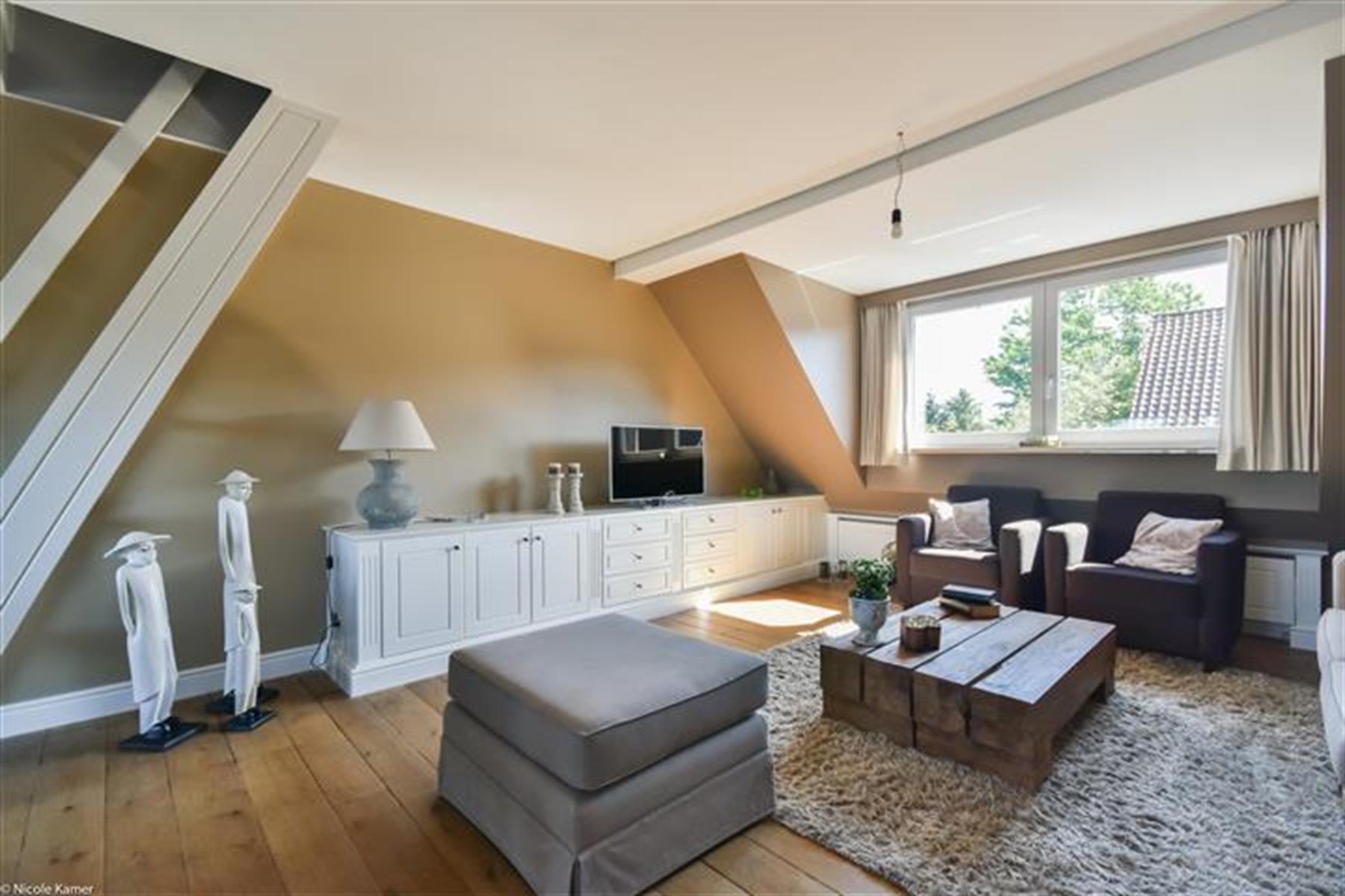 Dakappartement met 2 slaapkamers en garagebox - foto 4