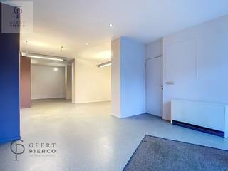 Ben je op zoek om jouw handelsactiviteit uit te bouwen zoek dan zeker niet verder.Dit handelspand in het centrum van Landen ligt op een toplocatie!Op...