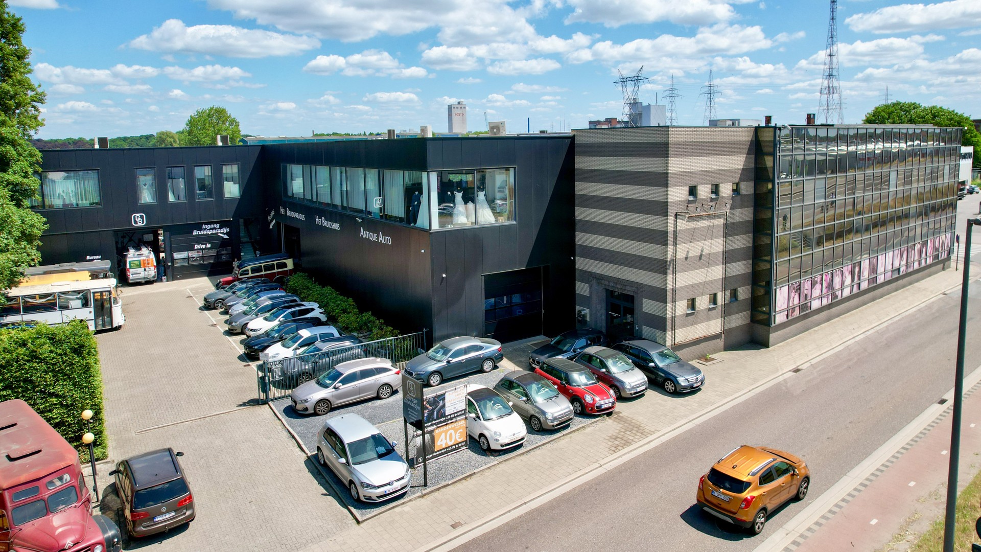 Uniek bedrijfsgebouw op een ideaal centrale locatie - foto 1