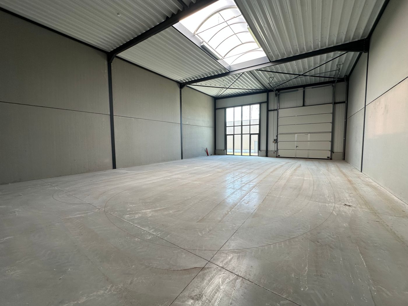 Nieuwbouw KMO-unit van 224 m² te huur! - foto 4