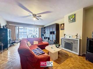 <p><span> Located in an </span><span>excellent, central location in Ganshoren</span><span>, this </span><span>spacious and bright apartment</span><span> combines comfort, functionality and accessibility.</span></p><p><span>The apartment has </span><span>two very spacious bedrooms</span><span> of </span><span>18 m² and 14.5 m²</span><span> respectively </span><span>, which are pleasantly arranged and offer plenty of peace and comfort. The </span><span>impressive 32 m² living space</span><span> enjoys plenty of natural light and, together with the kitchen, forms a pleasant living environment.</span></p><p><span>The </span><span>fully equipped 7 m² kitchen</span><span> is practically furnished with </span><span>white cabinetry and wooden worktops</span><span> and features all modern appliances, as well as ample storage space for daily comfort. From both the living space and the kitchen there is </span><span>direct access to the terrace</span><span>, which greatly enhances living comfort.</span></p><p><span>A </span><span>separate night hall</span><span> provides a clear separation between the living area and sleeping quarters, contributing to tranquility and privacy.</span></p><p><span>Furthermore, the apartment has </span><span>double glazing</span><span>throughout </span><span>, a </span><span>private cellar</span><span> and a </span><span>garage box</span><span>, which is an absolute plus in this neighborhood.</span></p><p><span>The apartment is </span><span>very well maintained</span><span> and thanks to its </span><span>strategic location</span><span>, you have easy access to the center and the ring road. </span><span>Public transport is practically on the doorstep</span><span>, and the </span><span>Basilix shopping center, Carrefour and other amenities</span><span> are within walking distance.</span></p><p><span>An ideal apartment for those who appreciate </span><span>comfort, space and excellent accessibility</span><span>.</span></p><p><span> </span></p>