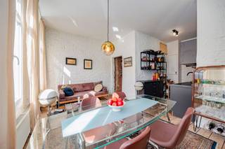 Move-in ready and versatile house with 3 bedrooms, a roof terrace and a ground floor space that can perfectly serve as a practice or hobby...