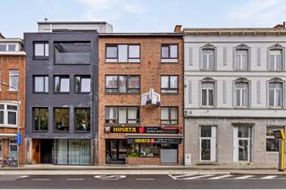 Dit 1-slaapkamerappartement bevinden zich in Heverlee, op een boogscheut van het centrum van Leuven.<br /> <br />Het is gelegen in een kleine residentie zonder lift en lage gemeenschappelijke kosten. <br /><br />Het appartementen bestaan uit een leefruimte met open keuken en leefruimte. Verder hebben we een ruime slaapkamer van 12m² en een badkamer met toilet, lavabo en douche. <br /><br />In het appartement is er aansluiting voor wasmachine / droogkast. <br /><br />De verwarming is met elektriciteit en de appartementen zijn allemaal volledig asbestvrij. <br /><br />In de kelder vinden we nog een kelderberging. <br /> <br />Aarzel niet om ons te contacteren voor verdere inlichtingen of voor een plaatsbezoek.