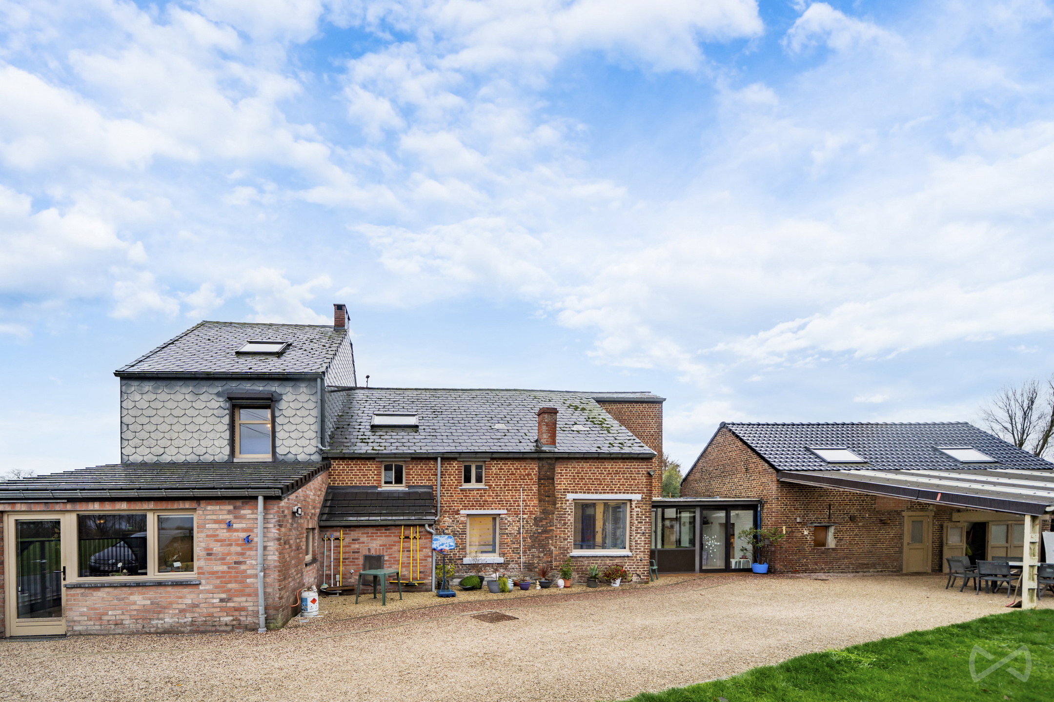 Huis te koop in Chièvres met 6 slaapkamers - foto 2
