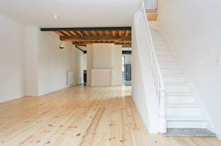 Vous pouvez demander une visite via notre site web : https://vicusvastgoed.be/nl/te-huur.Rendez-vous sur la page du bien immobilier concerné et...